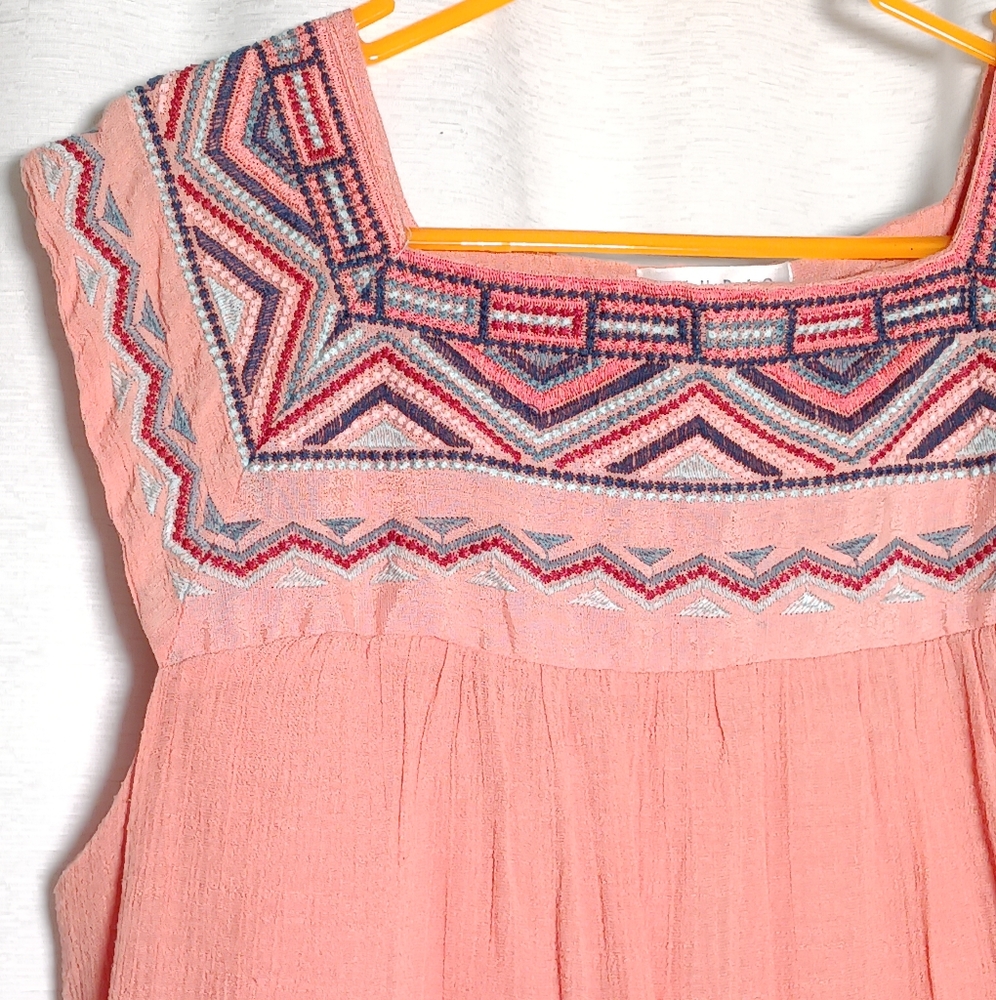 Size L STUDIO JPR Short Sleeve Top Square Neck Southwestern Embroidery Rayon
